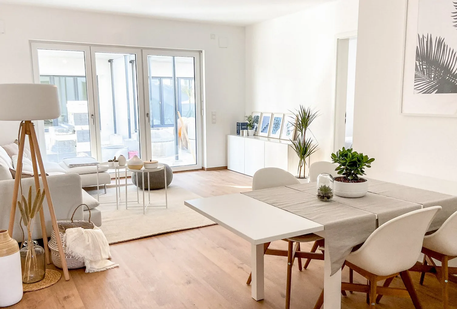 Vermittelte Wohnung in Nürnberg – heller Wohnbereich